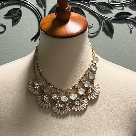 Elegant Gold and White Floral Necklace #PDNK2 - Picture 1 of 9